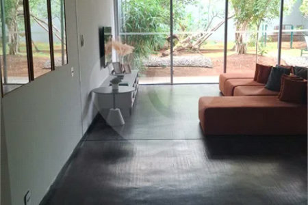 Oportunidade Única: Seu Novo Endereço ao Lado do Shopping Ibirapuera!