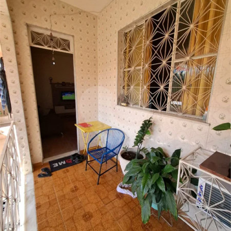 Ó TIMO CASA COM 3 QUARTOS E TERRAÇO EM CONTOMINIO FECHADO