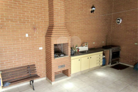 Excelente sobrado com terraço e jardim, 3 dormitórios 1 suíte.