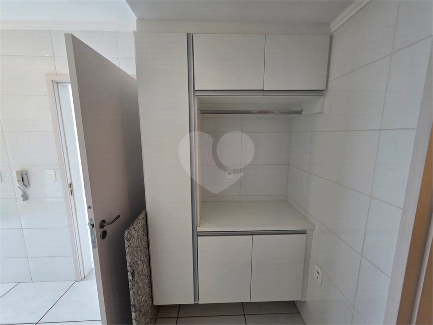 Apartamento 3 quartos i suíte e varanda Residencial Beatrice SPE