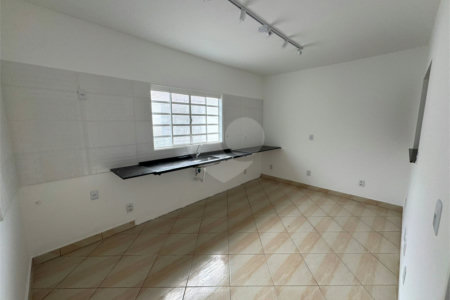 Casa á venda, com 03 Dormitórios, no Bairro Parque Primavera em São Carlos.