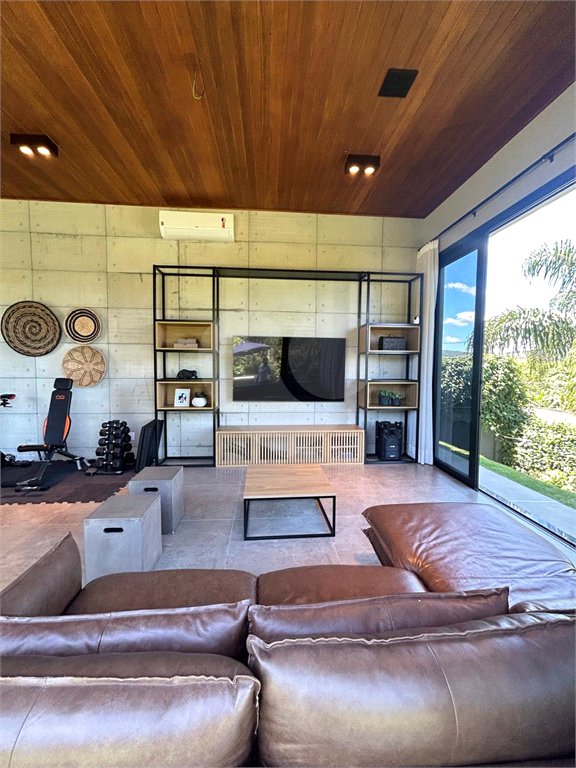 Belíssima Casa à venda com 453m², 4 suítes e 5 vagas de garagem em Atibaia!!!!