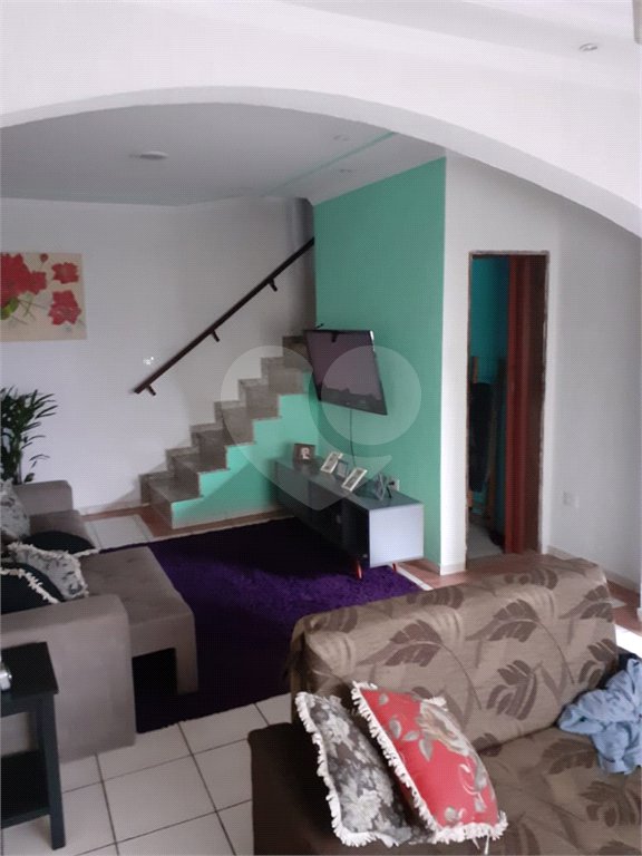 Casa com salão adjacente gerando renda!