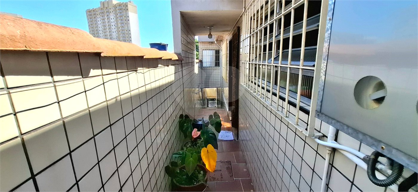 Excelente Sobrado eom ótima localização. Venha fazer uma visita.