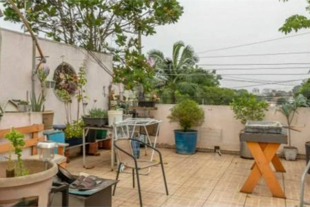 Sobrado à venda com 3 quartos, sendo 1 suíte, em Jardim Monte Kemel, São Paulo, SP