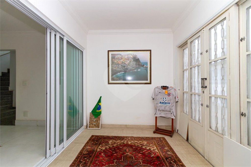 Casa Sobrado à venda com 342 m², 3 dormitórios, sendo 2 suítes, 4 vagas na Vila Mariana - São Paulo.