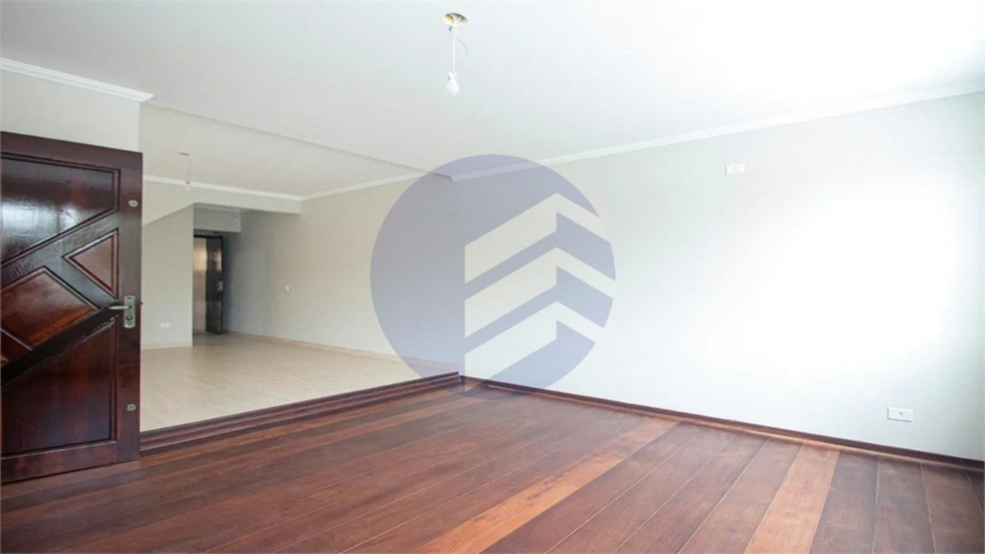 Sobrado à venda 240m² com 4 quartos, sendo 1 suíte, em Jardim Peri Peri a 650 metros do Metrô Vila Sônia