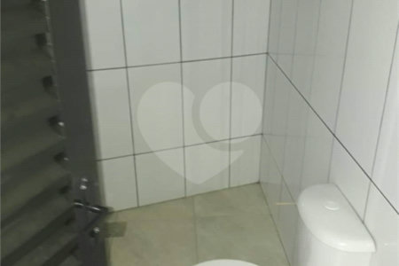 Casa térrea com 2 dormitórios.