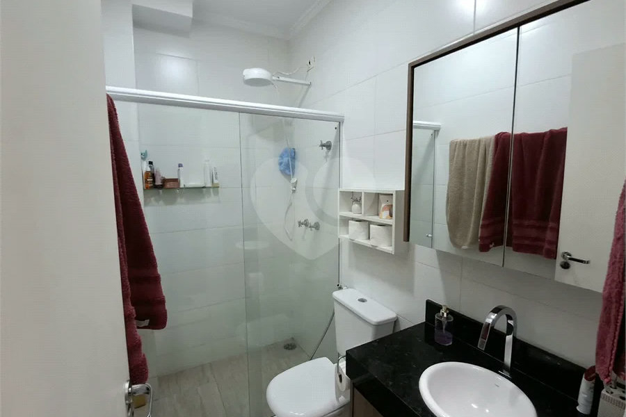 Casa à venda com 3 quartos, sendo 1 suíte, no condomínio Vila Arnoni, São Paulo - SP