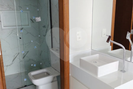 Casa no condomínio Parque Faber IV