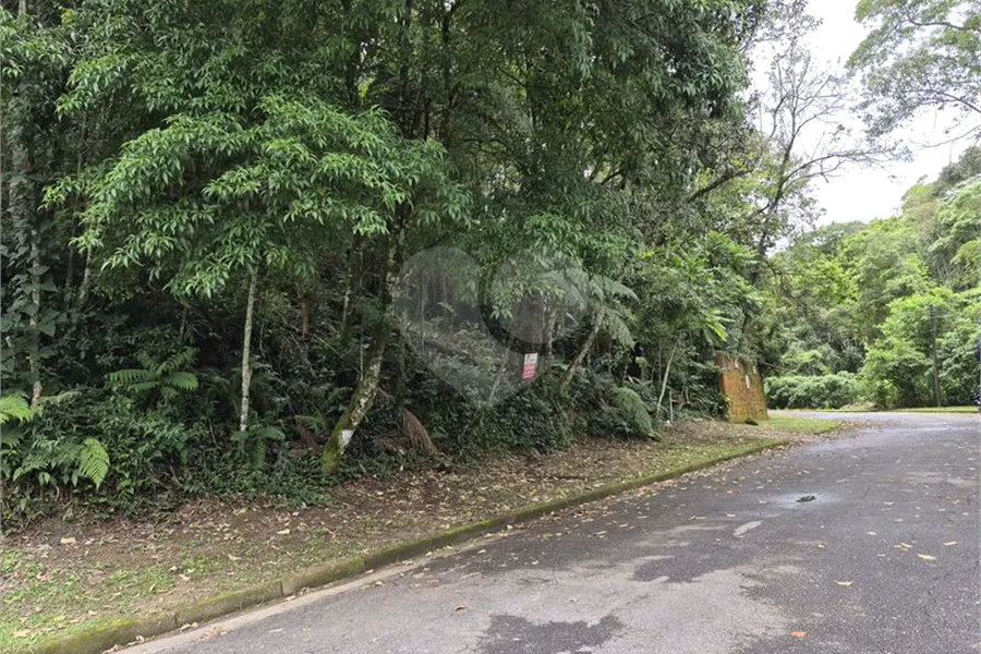 Terreno à venda no condomínio Alpes da Cantareira, Mairiporã - SP