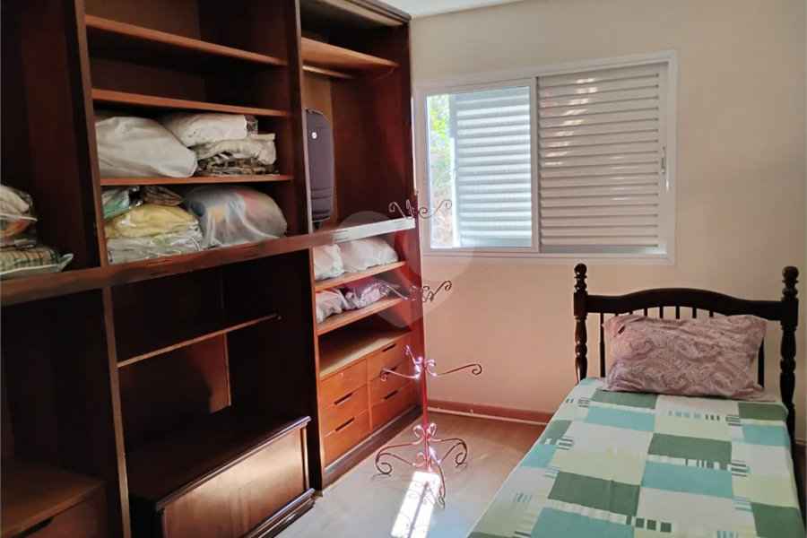 Vende-se apartamento no Jardim Aeroporto com 03 dormitórios
