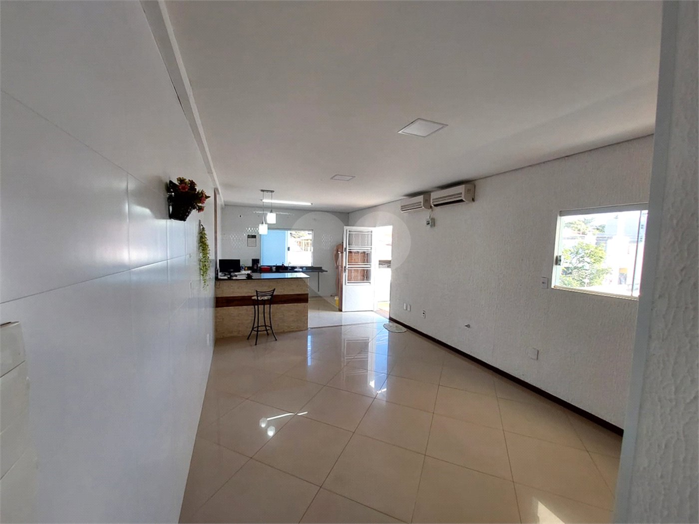 Casa residencial com ponto comercial a venda no Centro