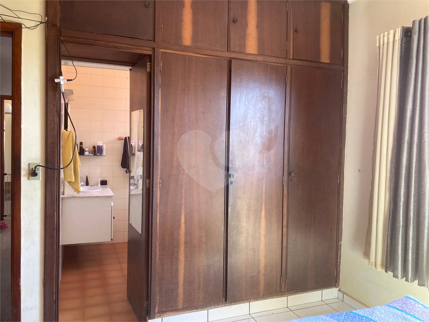 Vende-se excelente casa próxima ao Centro