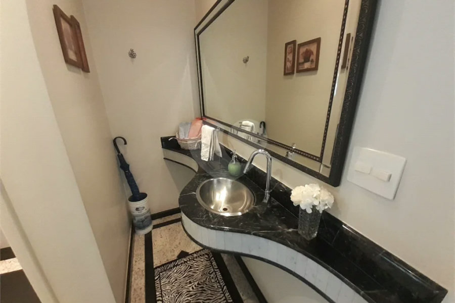 Ótima casa disponível para venda em Piracicaba, no Condomínio Residencial Village Des Lions no bairro Pompéia