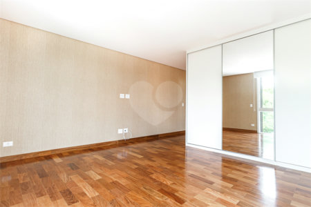 Casa à venda com 4 suítes no condomínio Villagio Quadrifolio, São Paulo - SP