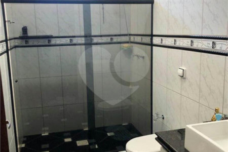 Sobrado para venda na cidade de Ibaté-SP.
