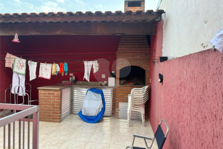 Sobrado a venda na Mooca, com 120m2, 2 dormitórios e 2 vagas - Estuda permuta.