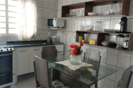 Casa à venda com 5 quartos, sendo 1 suíte, em Jardim Santa Paula, São Carlos, SP