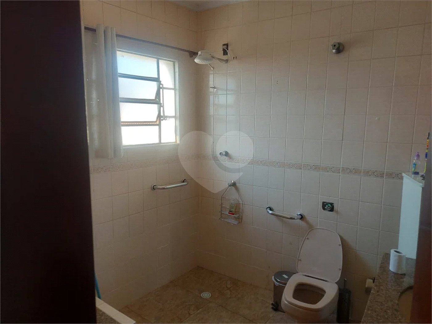 Casa à venda com 3 quartos, sendo 2 suítes,  em Capela, Vinhedo, SP