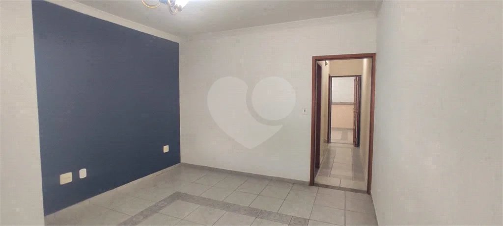Casa com 180m², 3 dormitórios, 1 vaga, à venda na Vila Scarpelli em Santo André.