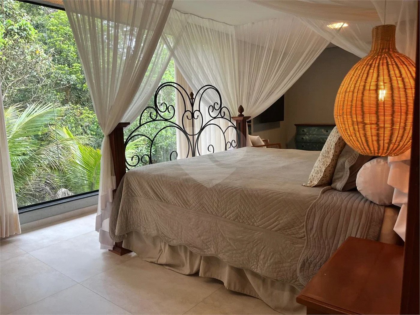 Casa à venda com 4 suítes em Boracéia, São Sebastião, SP