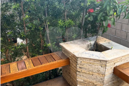 Casa Térrea com Acabamento em Tijolo Aparente e Quintal Amplo - Próximo ao Shopping Iguatemi