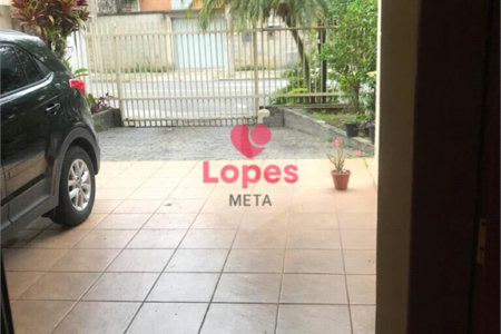 Excelente Casa a Venda no Bairro Jardim Esplanada, 3 dormitórios, sendo 2 suites São José do Campos