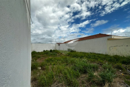 Terreno à venda em Jardim São João Batista, São Carlos - SP