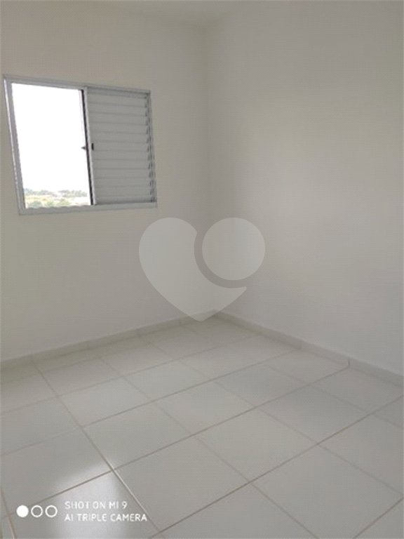 Apartamento no Condomínio Parque dos Manacás.