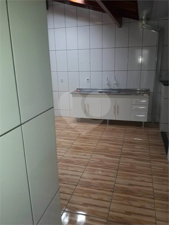Casa térrea com 2 dormitórios.