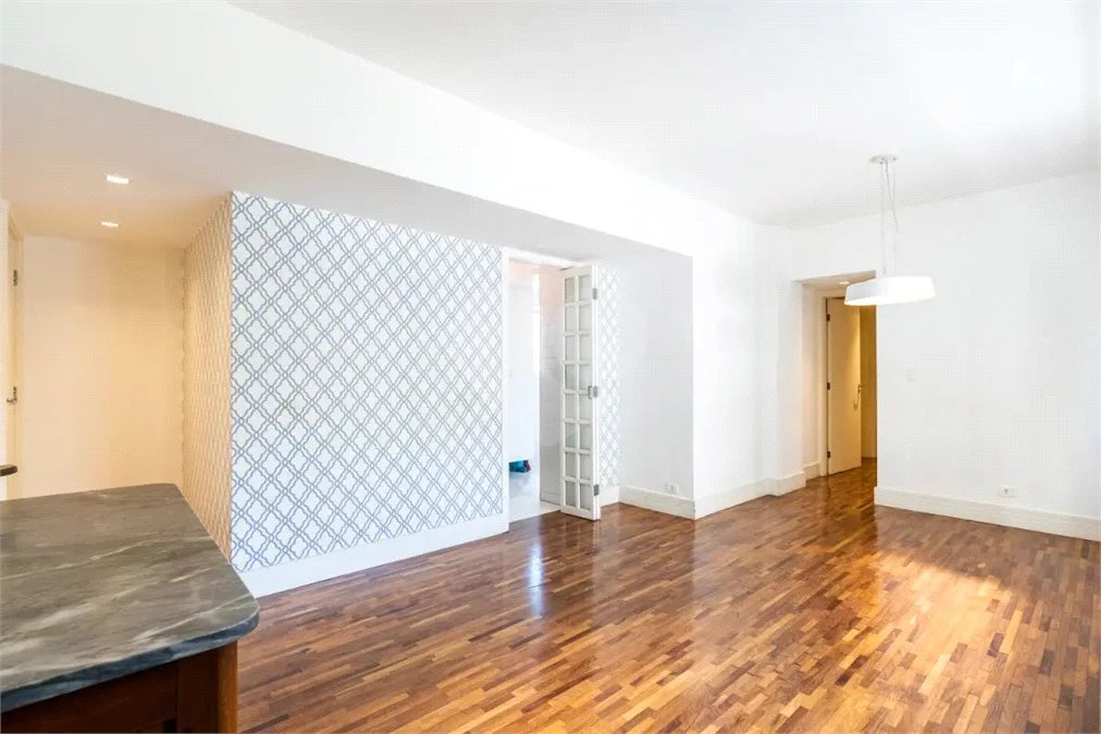 Apartamento para venda em Moema com 2 quartos, sendo 2 suítes, 70m²