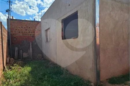 Casa à venda com 3 quartos, sendo 2 suítes, em Jardim Nova Ponta Porã, Ponta Porã - MS