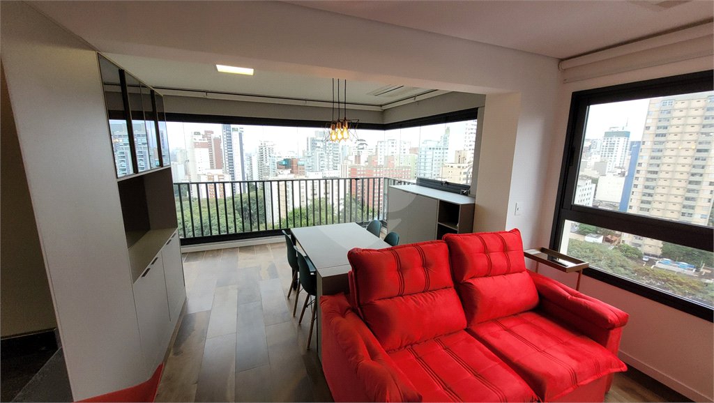 Apartamento de 2 quartos mobiliado à venda no Paraíso