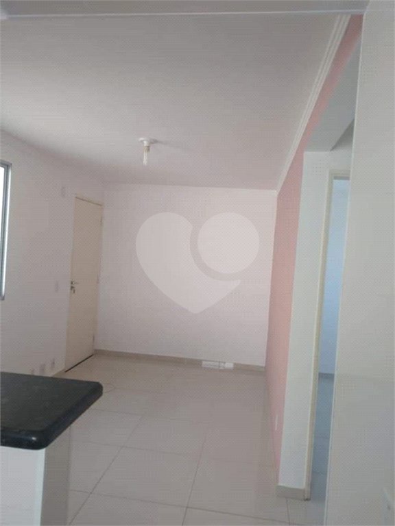 Apartamento no Condomínio Mont Royal.