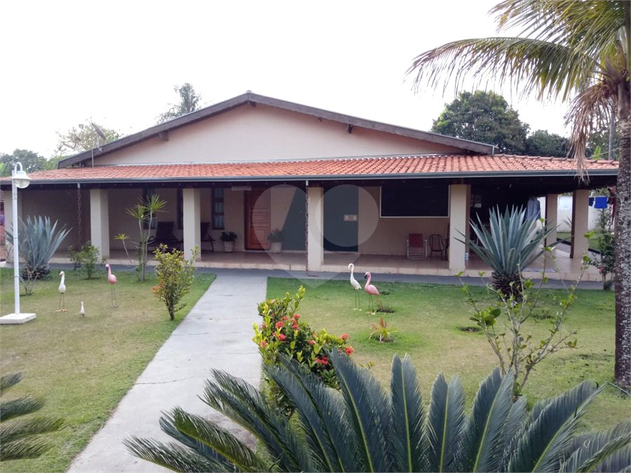 Chácara Balneário do 29 com piscina.