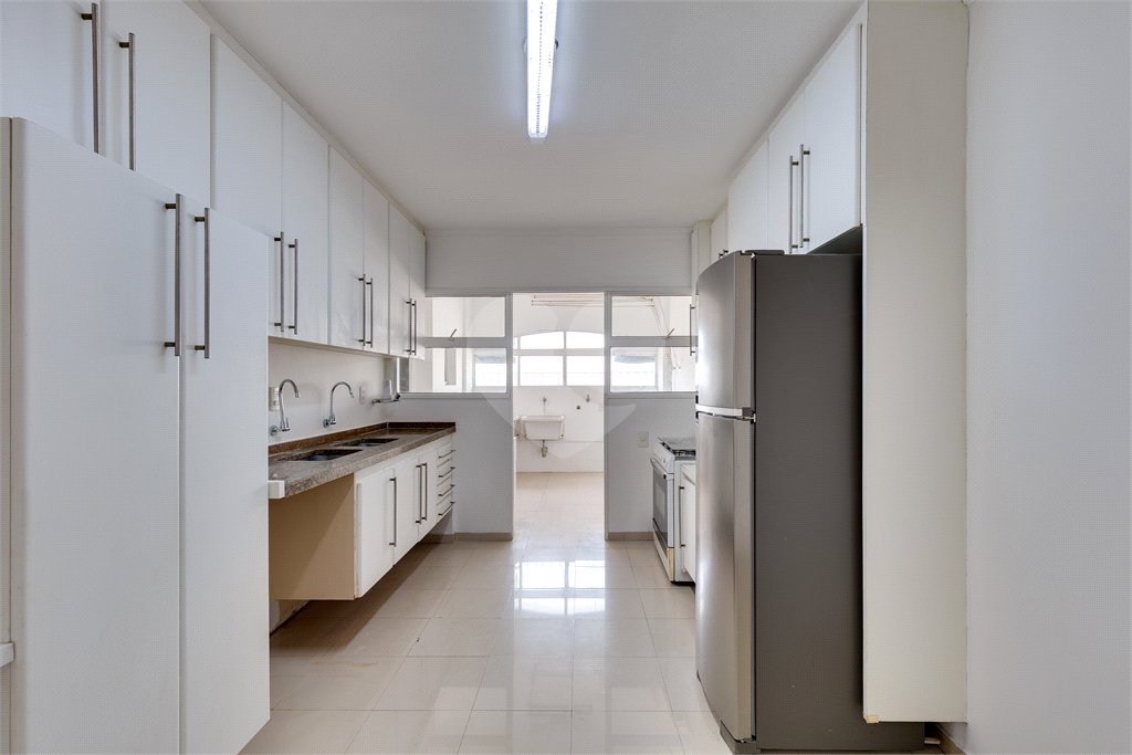 Apartamento à venda com 3 suítes em Real Parque, São Paulo, SP