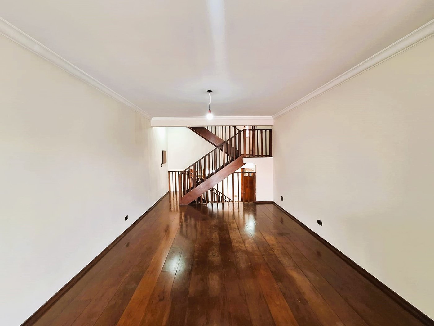 Casa à venda com 4 suítes, sendo 1 suíte externa, no Jardim Bonfiglioli, São Paulo - SP