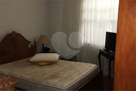 Casa com 315 m² tendo 4 dorm no Jardim da Glória.