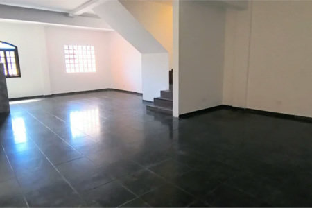 Casa à venda com 187m², 3 quartos, 2 suítes e 2 vagas de garagem próximo à USP