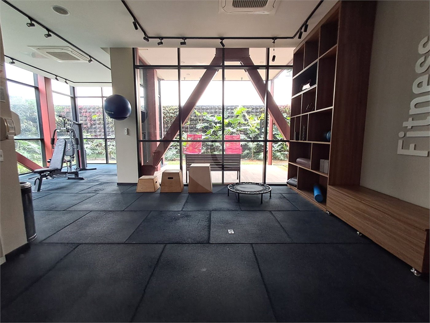 Studio de 25m² mobiliado e com varanda condomínio com lazer Vila Mariana