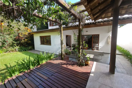Sobrado à venda com 4 quartos, sendo 1 suíte, em Granja Julieta, São Paulo, SP
