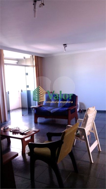Apartamento com 3 dormitórios