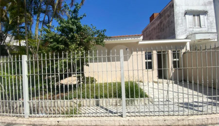 Casa Térrea à venda com 3 quartos, sendo 1 suíte,  no Centro, Mogi das Cruzes, SP