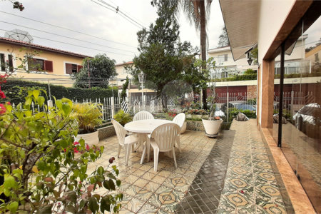 Casa de Vila à venda com 4 quartos, sendo 3 suítes, em Brooklin Velho, São Paulo, SP