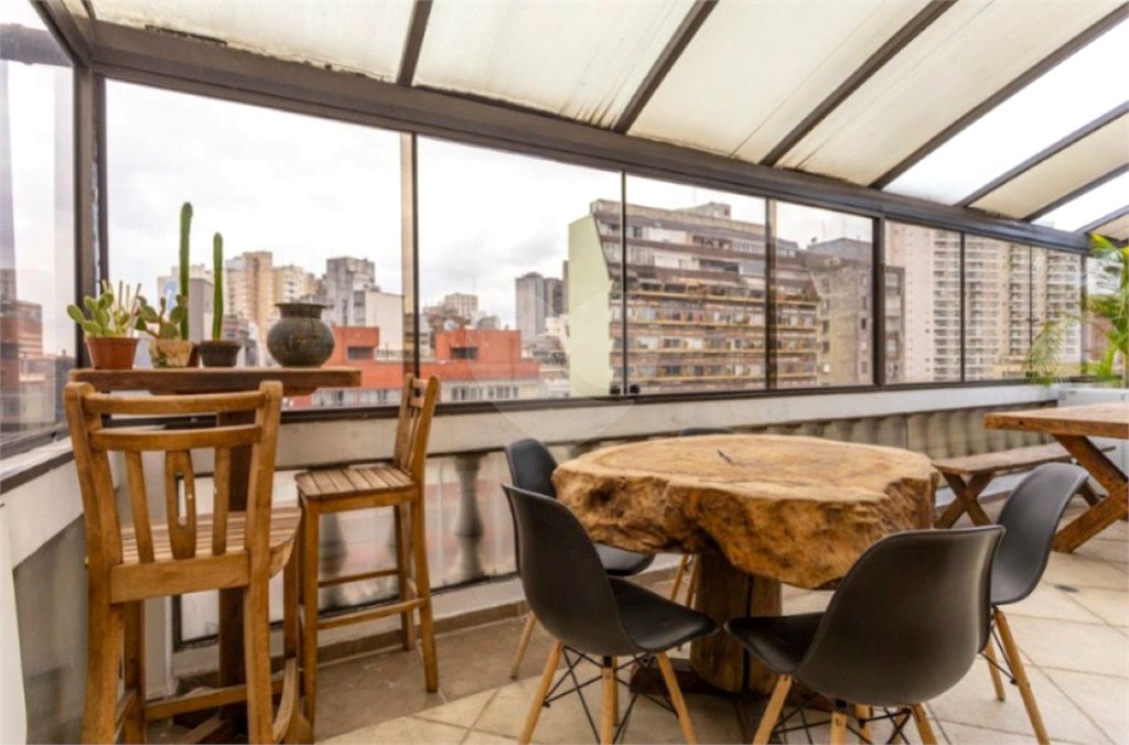 Cobertura para Locação e Venda com 330m² - Bela Vista