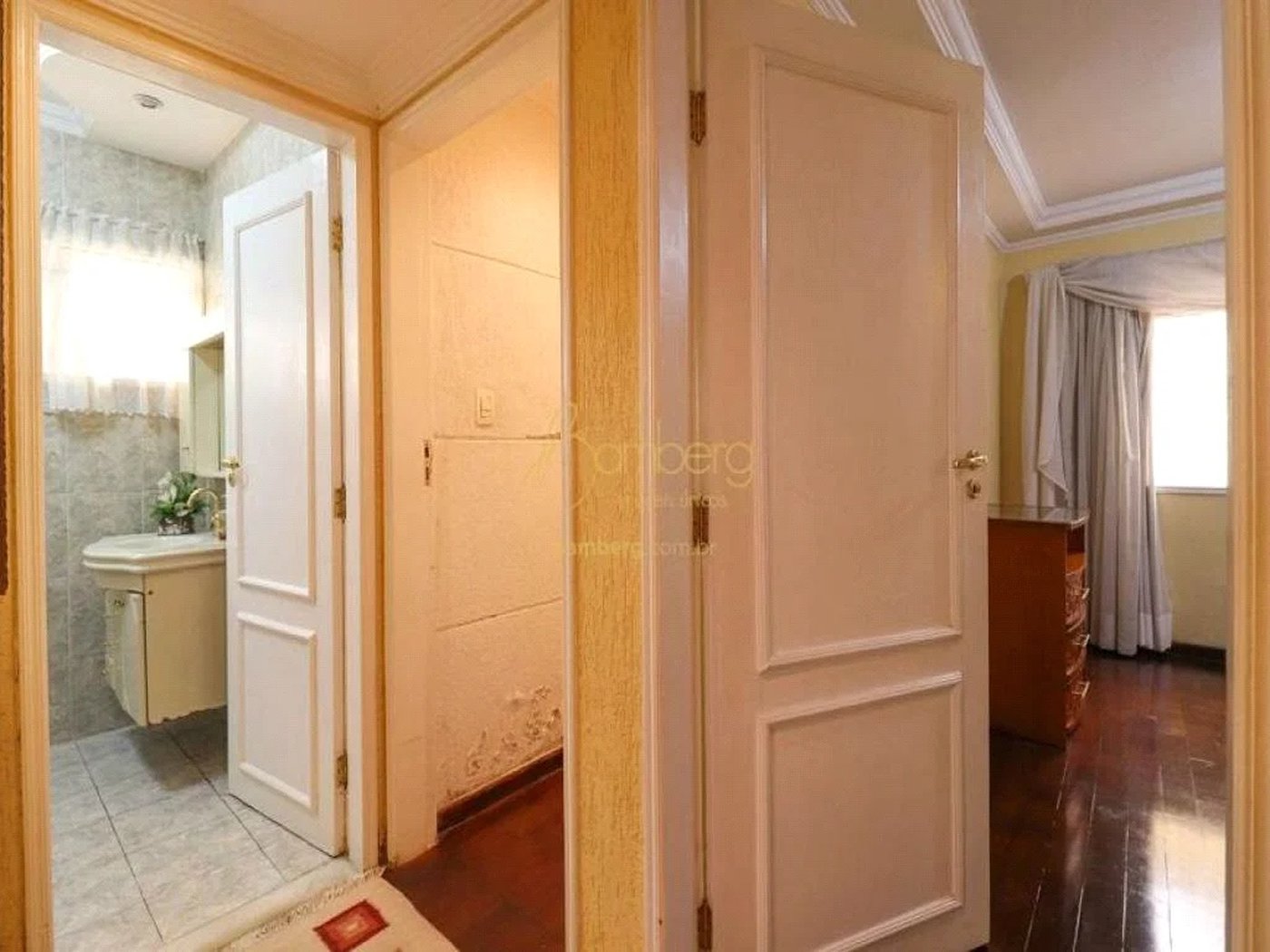 Casa à venda com 4 quartos, sendo 2 suítes, em Jardim Trussardi, São Paulo, SP