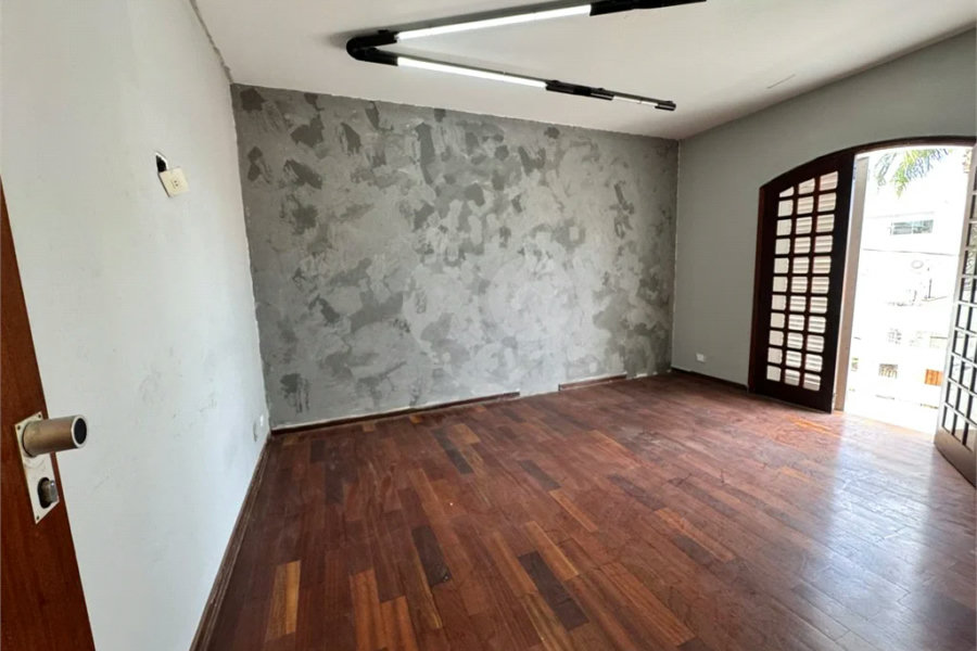 Sobrado Residencial e Comercial em Área Nobre de Piracicaba, para venda e locação.