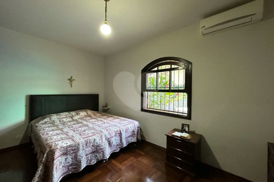 Casa assobradada à venda no bairro Nova Piracicaba, em Piracicaba/SP.