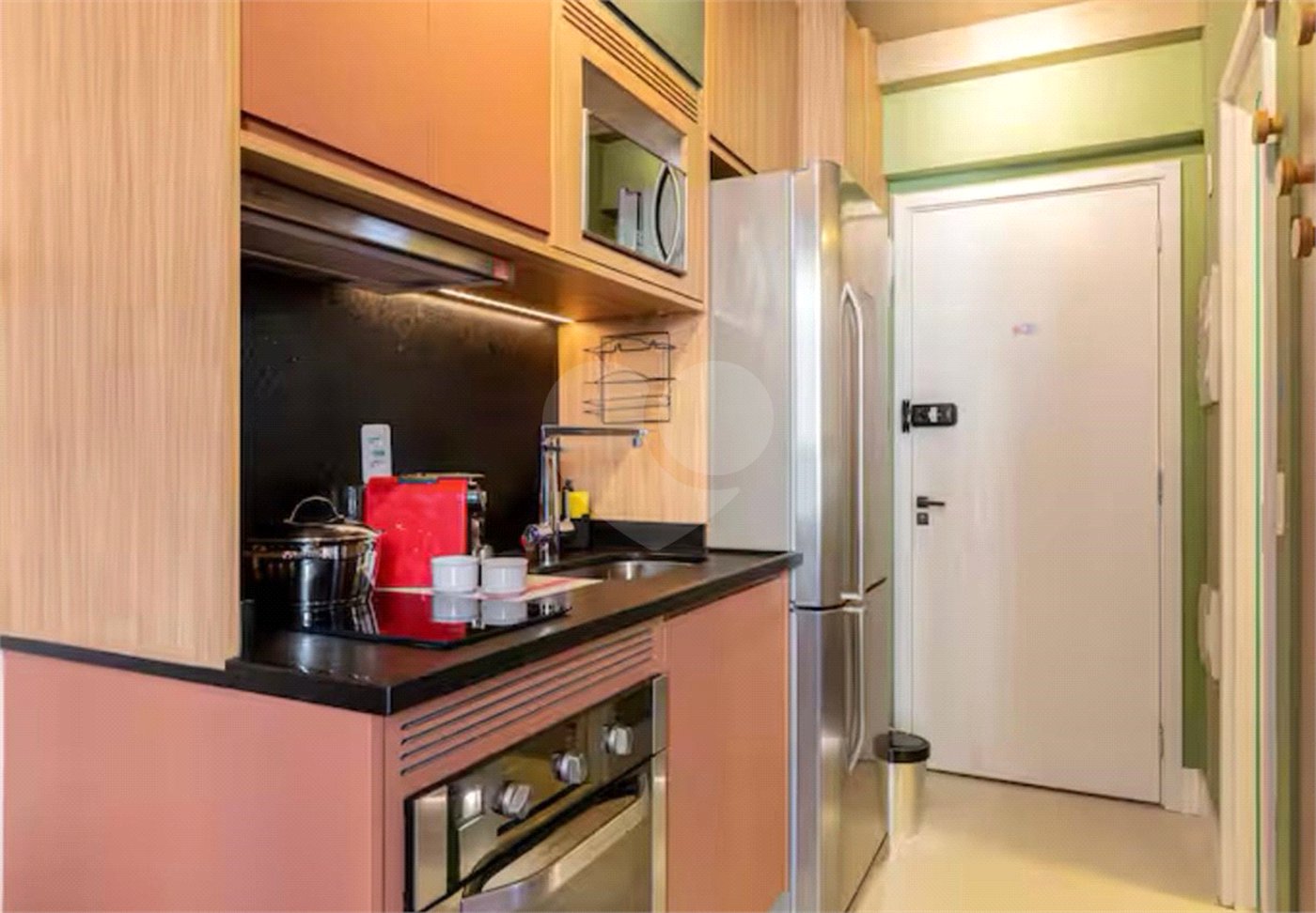 Studio de 25² mobiliado e decorado ao lado do Shopping Frei Caneca